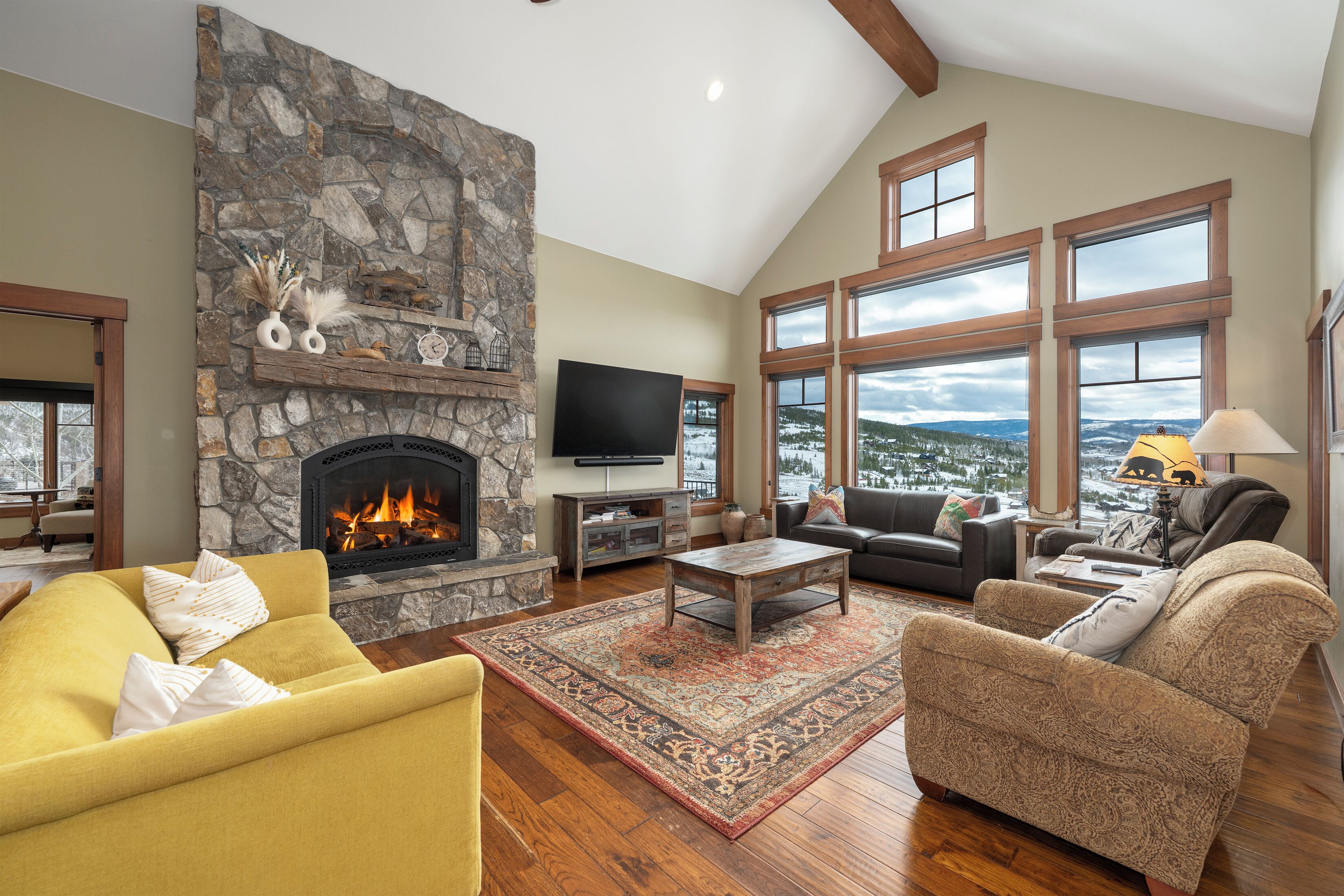 Smart TV, fireplace, offices