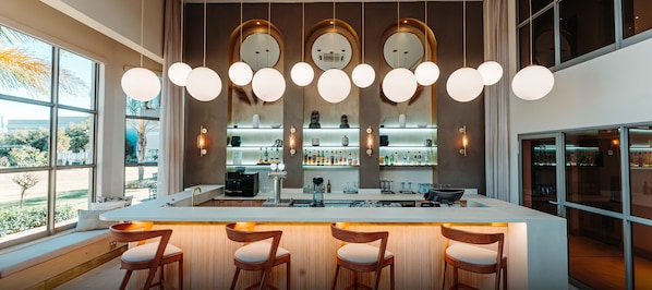 Bar (on property) - Blackrock Hotel (Newcastle)