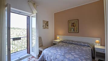 3 Schlafzimmer, Reisekinderbett, kostenloses WLAN, Bettwäsche