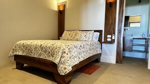 2 bedrooms, in-room safe, travel crib, free WiFi - Beachfront villa Juana right on the water! (santa teresa)