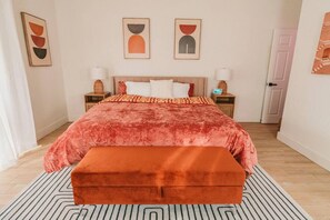 4 bedrooms, desk, iron/ironing board, WiFi