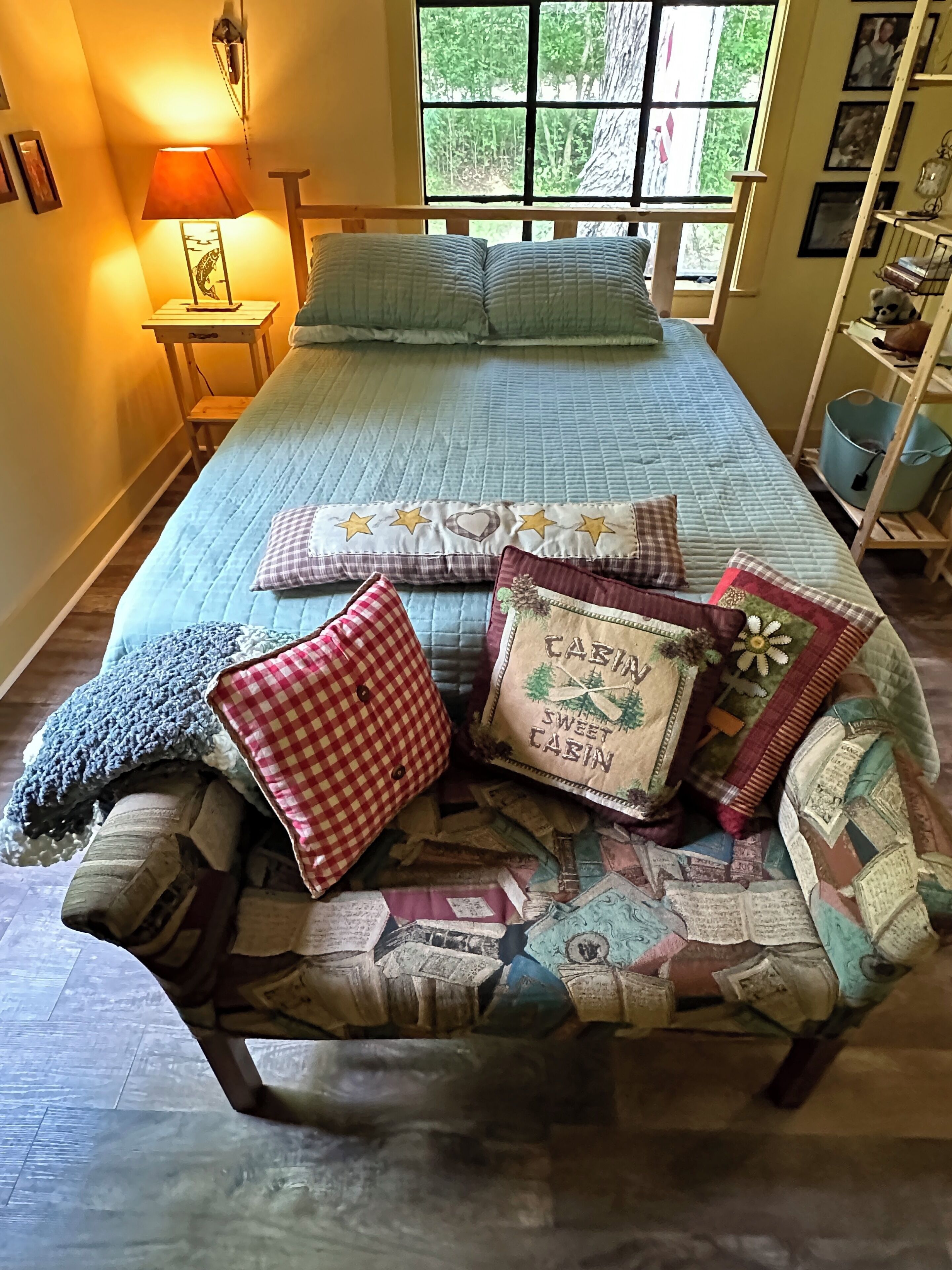 1 bedroom, bed sheets