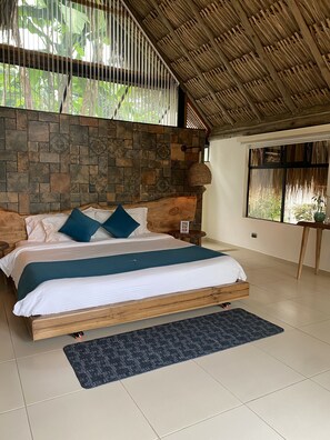 Superior-Zimmer, 1 King-Bett, Bergblick | Hochwertige Bettwaren, Daunenbettdecken, Pillowtop-Betten, Minibar