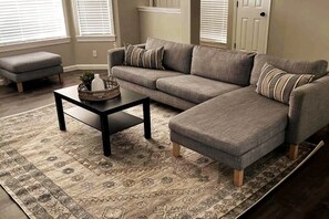 Televisión y chimenea 