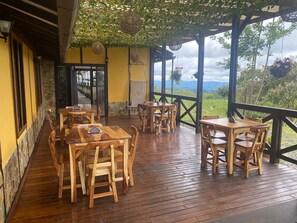 Colazione a base di specialità locali inclusa, servita tutte le mattine