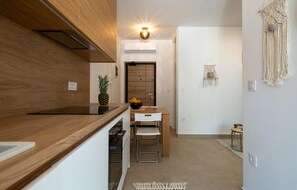 Kühlschrank, Ofen, Herdplatte, Geschirrspüler