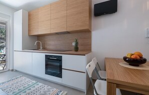 Kühlschrank, Ofen, Herdplatte, Geschirrspüler
