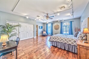 11 bedrooms, iron/ironing board, free WiFi