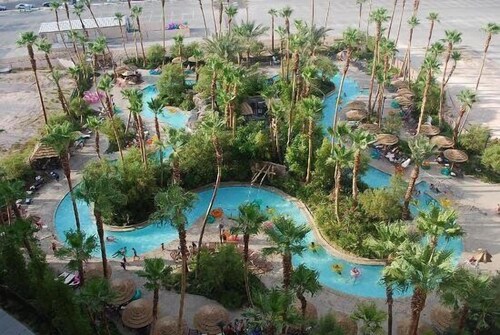 777RENTALS - Tahiti Village 1BR - Full Kitchen - Sleeps 4