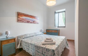 4 bedrooms, travel cot, free WiFi, bed sheets