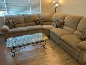 Living area - Newly Renovated Downtown Apartment (Martinez)