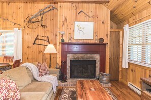 Honeymoon Cottage | Living area | 55-inch Smart TV with digital channels, TV, fireplace - Deerfield Cottage (Lexington)