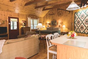 Honeymoon Cottage | Floor plan - Deerfield Cottage (Lexington)