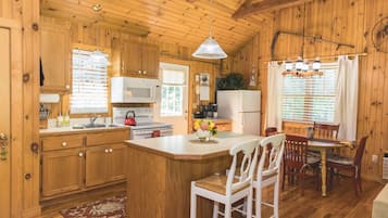 Cottage trăng mật | Bếp riêng | Tủ lạnh, lò vi sóng, lò nướng, bếp nấu