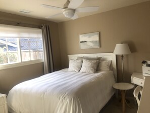 4 bedrooms, iron/ironing board, bed sheets