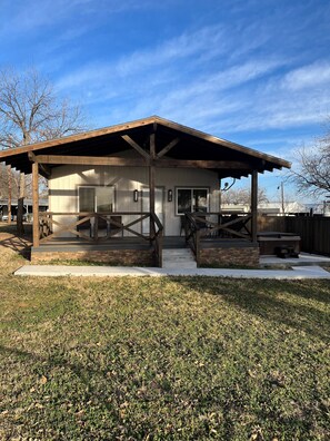 Cabane Deluxe, 3 chambres, vue lac | Terrasse/Patio