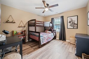 2 chambres, fer et planche à repasser, Wi-Fi gratuit, draps fournis