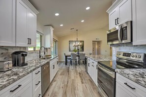 Fridge, microwave, stovetop, dishwasher