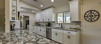Putting Green, Grill: Home in Sun City West!