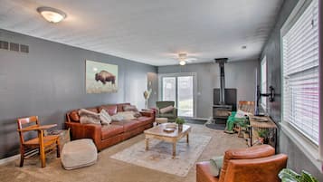 TV, fireplace, Netflix, books