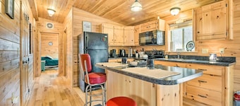 Cozy Cabin in Parsons: Hike, Fish & Explore!