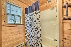 Towels - Cozy Cabin in Parsons: Hike, Fish & Explore! (Parsons)
