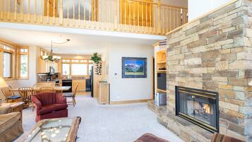 Casa de ciudad, 3 habitaciones | Área de sala de estar