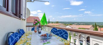 Stunning apartment in Karin Gornji