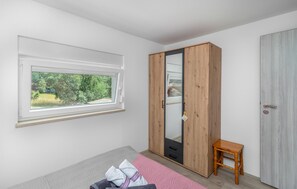 2 bedrooms, free WiFi, bed sheets