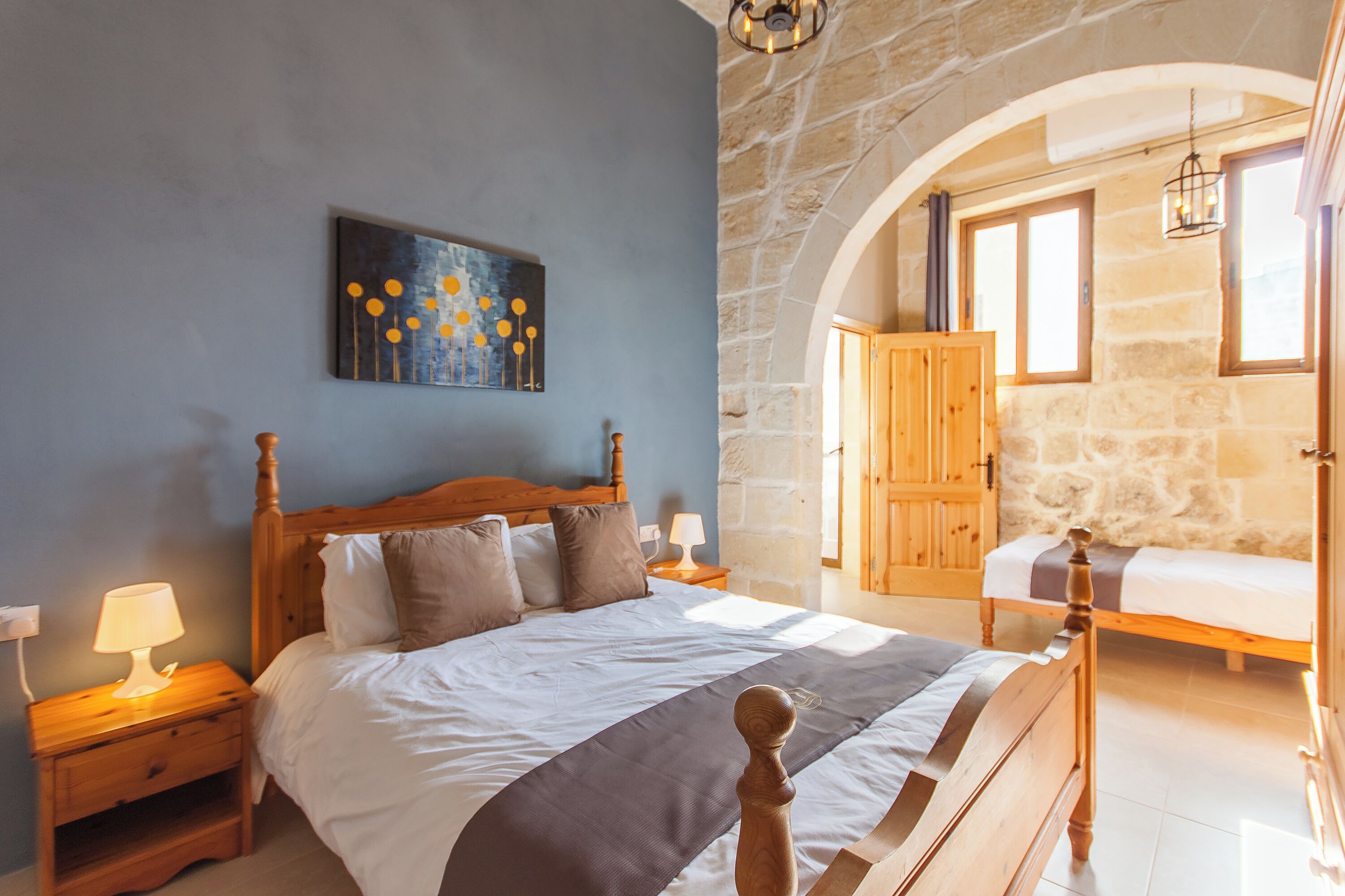 7 bedrooms, free WiFi, bed sheets