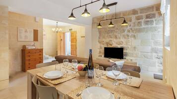 Standard House, Multiple Bedrooms, Refrigerator & Microwave (Nadurin, Gozitan villa 7 Bedr. & 2) | Dining room