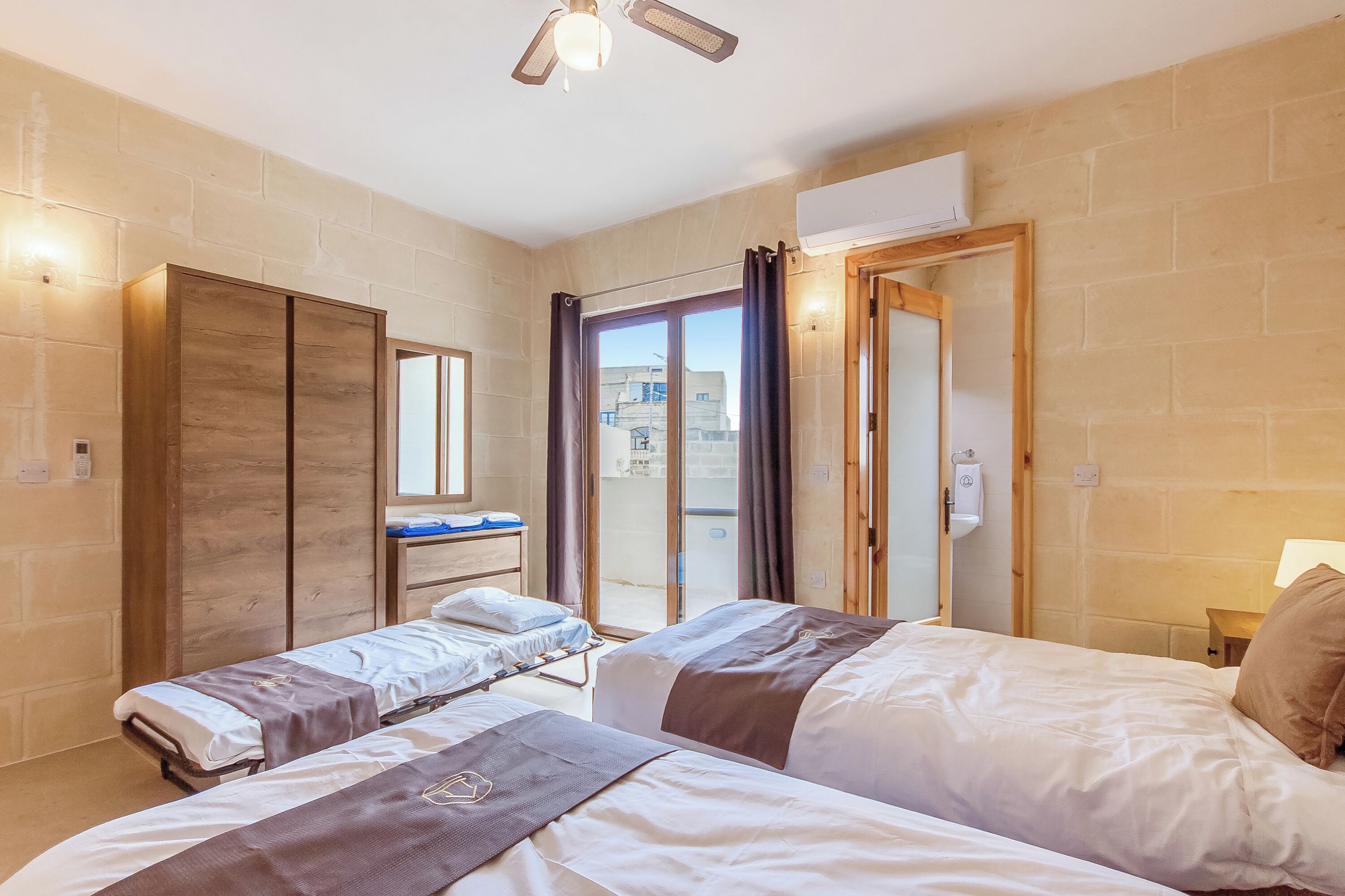 Standard House, Multiple Bedrooms, Refrigerator & Microwave (Nadurin, Gozitan villa 7 Bedr. & 2) | 7 bedrooms, free WiFi, bed sheets