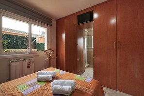 3 makuuhuonetta, silitysrauta/-lauta, Wi-Fi