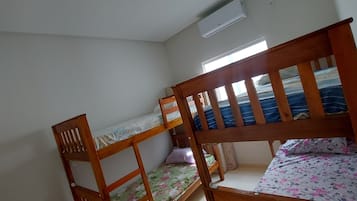 2 室のベッドルーム、WiFi、ベッドシーツ