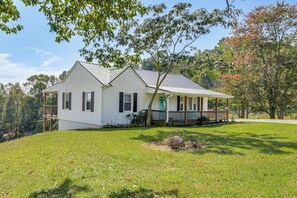 Exterior - Expansive Yard, Beautiful Views! Sparta Getaway (Sparta)
