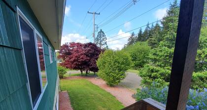 Solar Powered 2bd home w/Boat parking & EV Charger