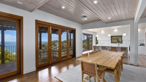 Dining - Villa Del Cabo - Sensational Views (AVOCA BEACH)