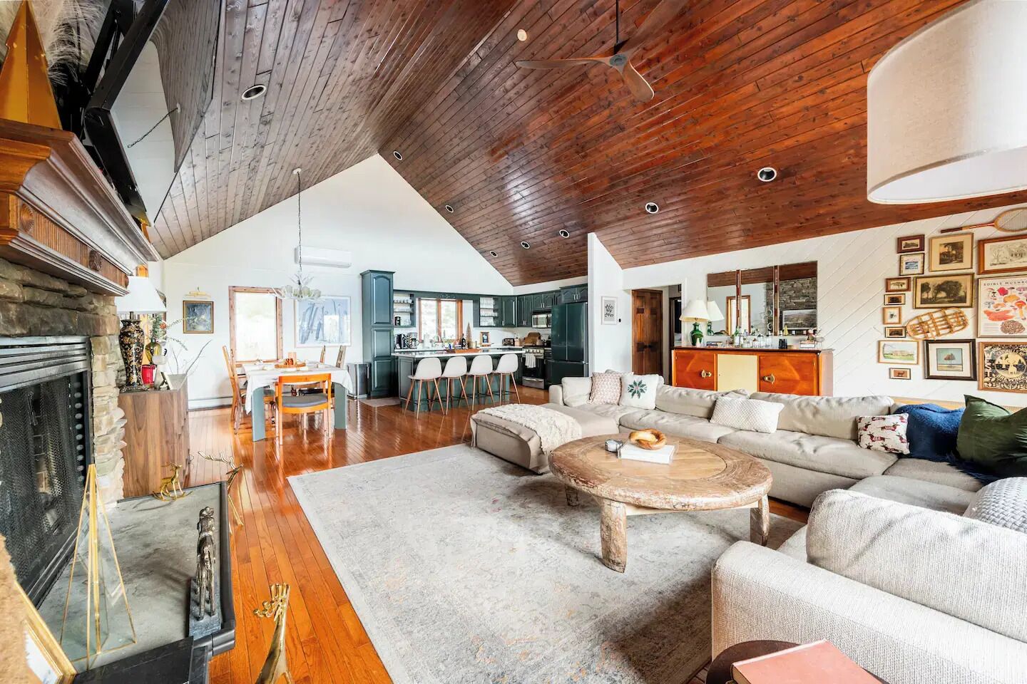 Smart TV, fireplace, DVD player, books