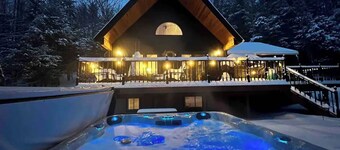 Cabin w/ Mountain Views, Hot Tub, AC, Pet + Family Friendly, WFH, Fireplace