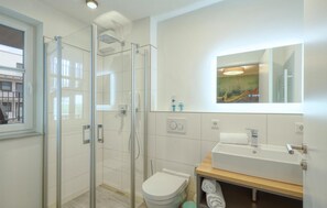 Douche, sèche-cheveux