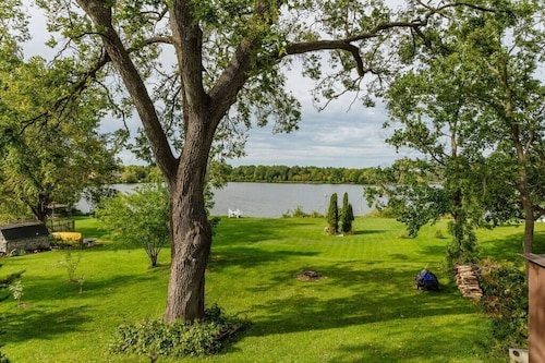 Tranquil Waters Retreat, Delavan, WI
