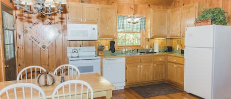 Signature Cottage | Private kitchen | Coffee/tea maker