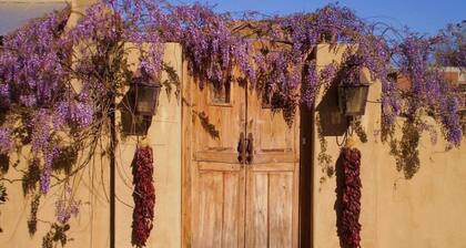 Elliss · Large Newly Renovated Home with Game Room