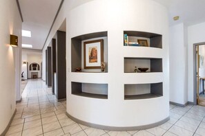 Interior - Elliss · Large Newly Renovated Home with Game Room (Las Cruces)