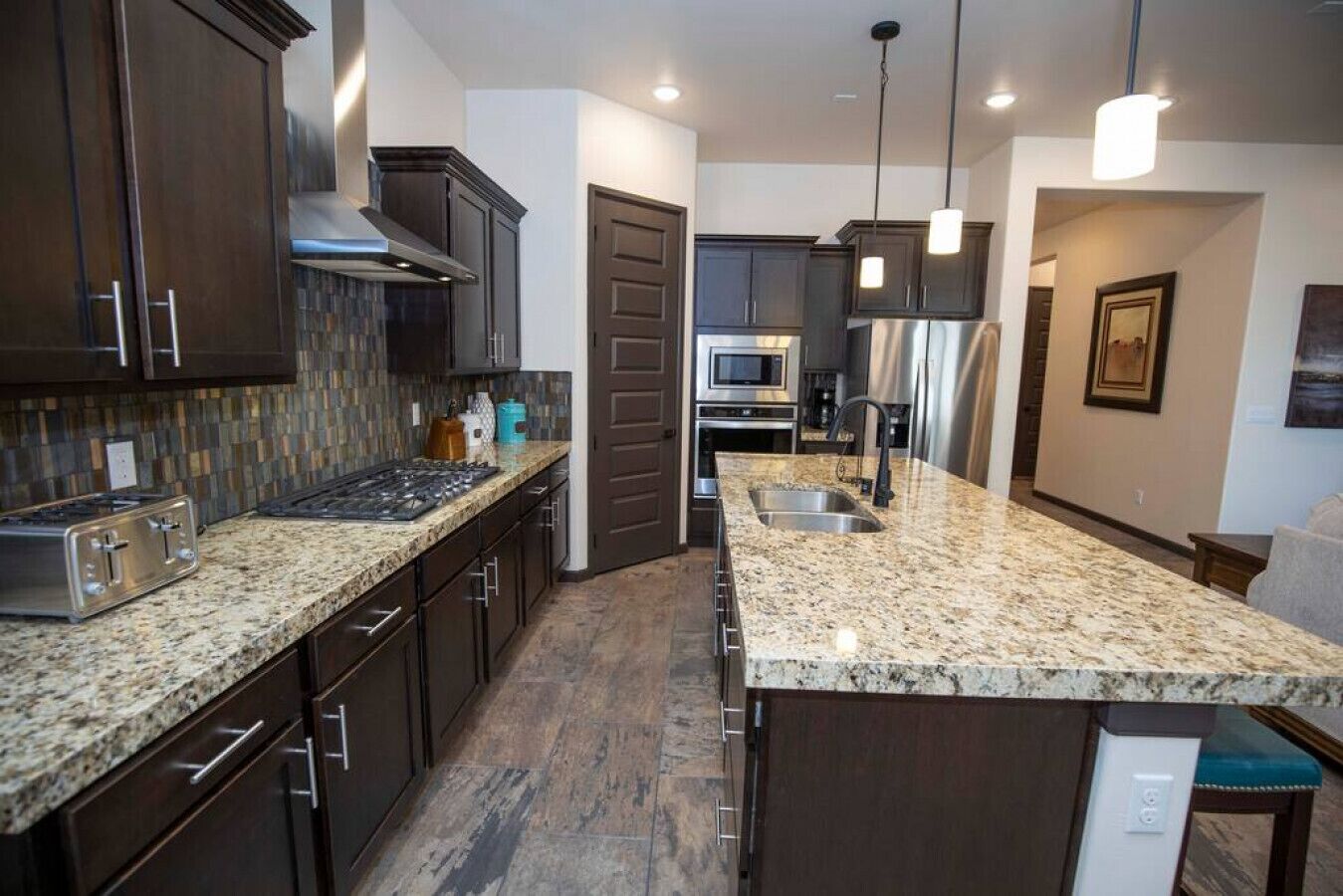 冰箱、微波炉、烤箱、炉灶