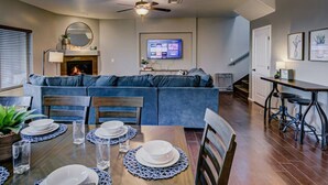 Interior - Agua Caliente · Family Friendly Home away - Beautiful Views (Las Cruces)