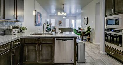 4010 · Comfortable New Home with community pool and golf