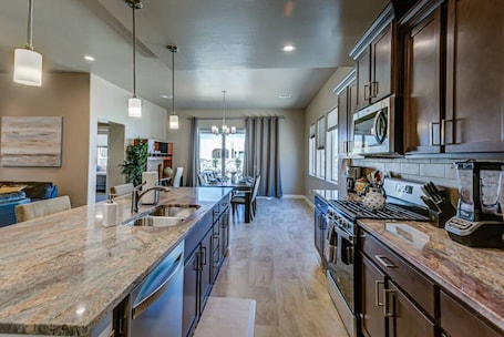 冷蔵庫、電子レンジ、オーブン、コンロ. Andromeda · Desert Retreat Near Red Hawk Golf Course