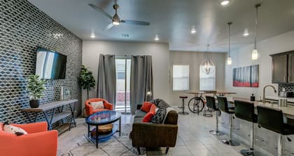 4086/Lyle Modern · Brand New Luxury Home in Golf Course Community