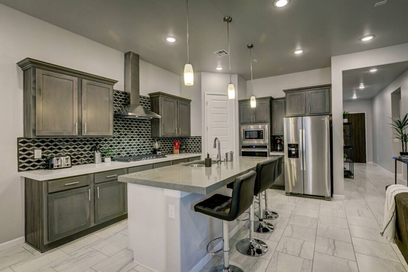 冰箱、微波炉、烤箱、炉灶